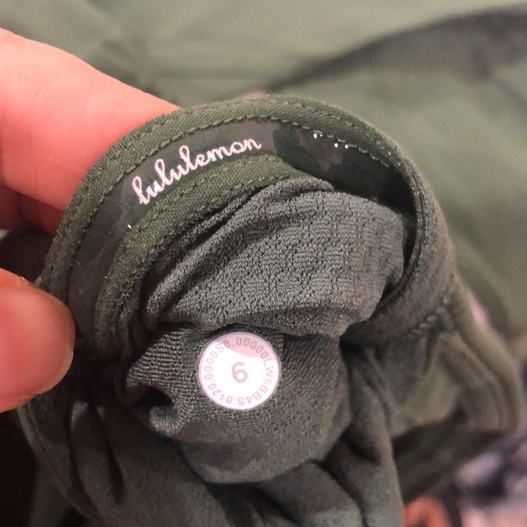 Lulu🍋 Algae Green Train Free High Rise Crop 23” Nulux size 6 - Picture 7 of 12